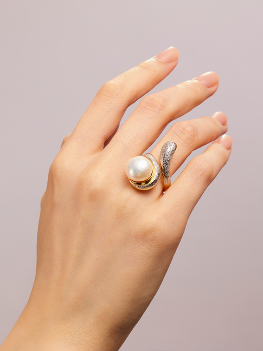 Aphros Pearl Crest Ring